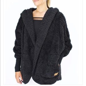 Nordic Beach Fuzzy Wrap